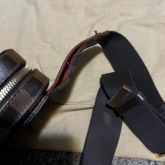 🔥SOLD: AUTH LOUIS VUITTON GERONIMO SLINGBAG/BELTBAG🔥 - Picture 6 of 10